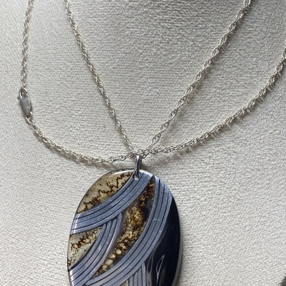 Sterling Silver 925 Necklace with Large Modern Resin Pendant - Picture 10 of 11